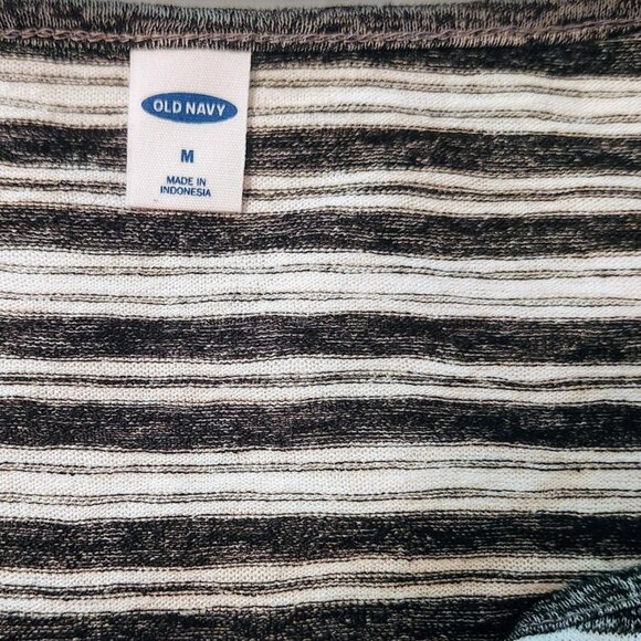 Old Navy Relaxed Split-Neck Tee - Striped -‎ Medium - Picture 5 of 5